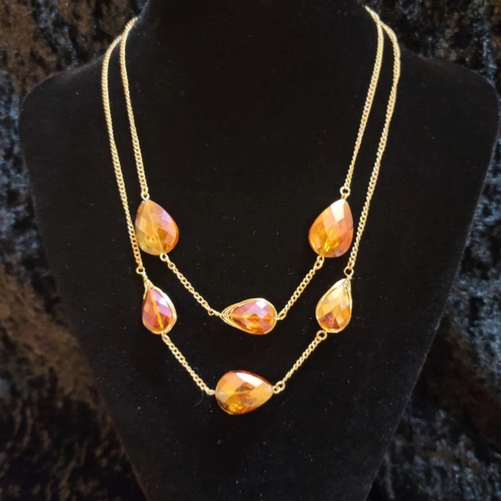 Stunning Kenneth Cole Necklas